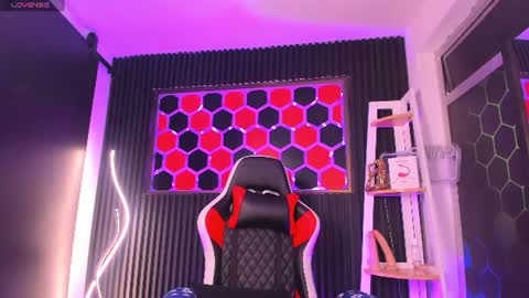 Cristopher  online show from June 2026 08:22:02 PM