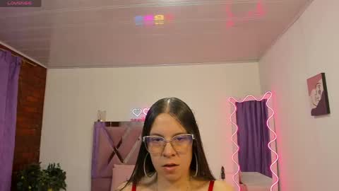 Snapshot of cristy_tay chatting on April 2026 11:33:01 AM cristy_tay online show from April 2026 11:33:01 AM