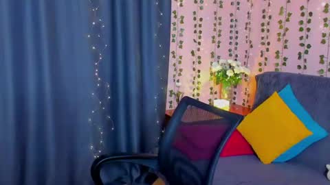 Snapshot of cross_the_line chatting on June 2026 10:25:01 AM xx Amina xx online show from June 2026 10:25:01 AM