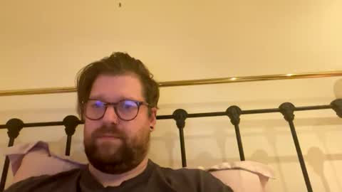 crouchendtiger online show from October 2025 11:40:01 PM