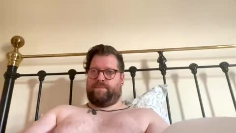 crouchendtiger online show from November 2025 11:57:02 AM