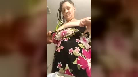 Snapshot of crowegarden13 chatting on July 2026 08:39:01 AM crowegarden13 online show from July 2026 08:39:01 AM