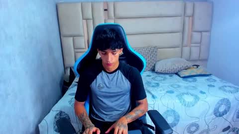 Snapshot of croy_myer chatting on February 2026 03:27:02 AM Croy online show from February 2026 03:27:02 AM