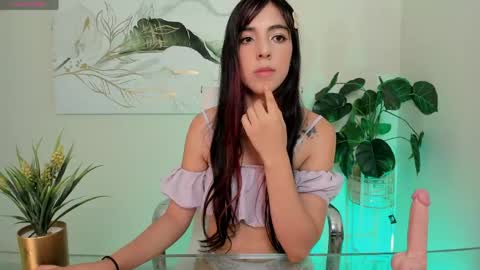 Snapshot of crystal_arlette chatting on May 2026 01:26:01 PM crystal_arlette online show from May 2026 01:26:01 PM