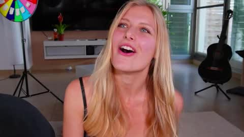 Crystal online show from February 2026 05:06:02 PM