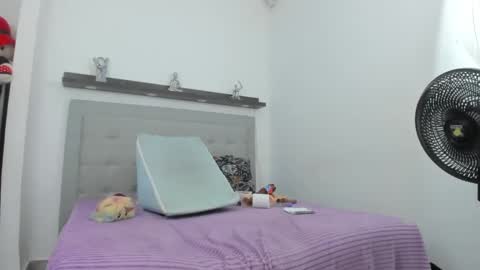 crystal_butterfly1 online show from January 2025 05:44:02 PM