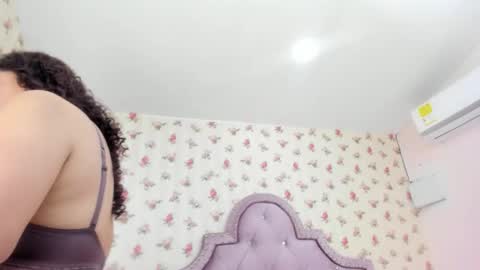 Snapshot of crystal_watson0 chatting on June 2026 03:32:02 PM Milf Latina online show from June 2026 03:32:02 PM
