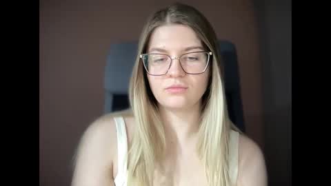 crystalblush01 online show from March 2026 07:00:02 PM