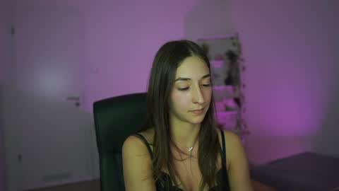 Crystalbrunette18 online show from April 2026 06:19:01 PM