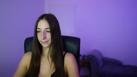 Snapshot of crystalbrunette18 chatting on July 2026 01:17:02 PM Crystalbrunette18 online show from July 2026 01:17:02 PM