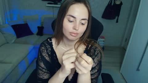 crystalemily online show from May 2026 06:57:02 PM