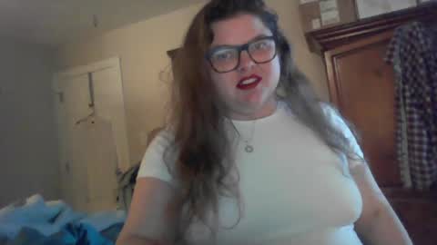Snapshot of crystalizzzee chatting on March 2025 03:56:01 PM Herekittykitty69 online show from March 2025 03:56:01 PM