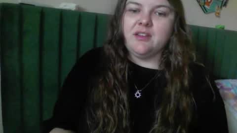 Snapshot of crystalizzzee chatting on February 2026 01:44:02 PM Herekittykitty69 online show from February 2026 01:44:02 PM