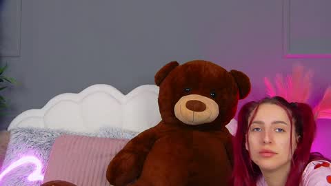 crystallred online show from April 2026 04:21:02 AM