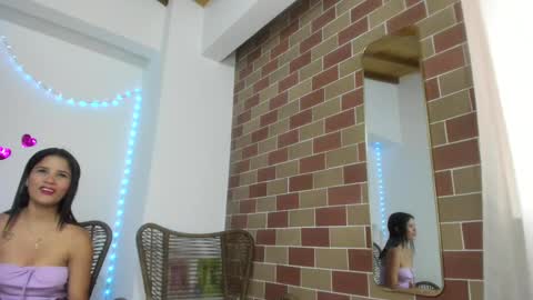 Snapshot of crystalqueen8 chatting on October 2025 08:51:02 PM crystal online show from October 2025 08:51:02 PM
