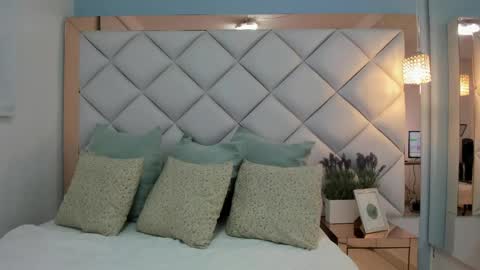 Snapshot of crystalstonee1 chatting on May 2026 11:12:01 PM Crystal online show from May 2026 11:12:01 PM