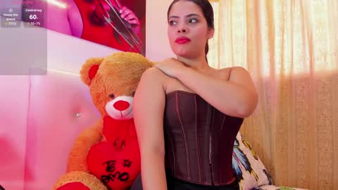 Snapshot of crystalvans chatting on May 2026 12:43:01 PM Cristal online show from May 2026 12:43:01 PM