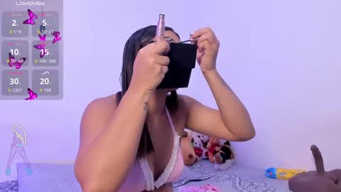 Soy Crystal online show from September 2025 10:40:01 AM