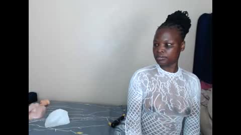 Snapshot of crystalxebony chatting on November 2025 05:06:01 AM crystalxebony online show from November 2025 05:06:01 AM