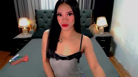 Snapshot of crytastal_lust1212 chatting on July 2026 09:48:01 AM bea takashi online show from July 2026 09:48:01 AM