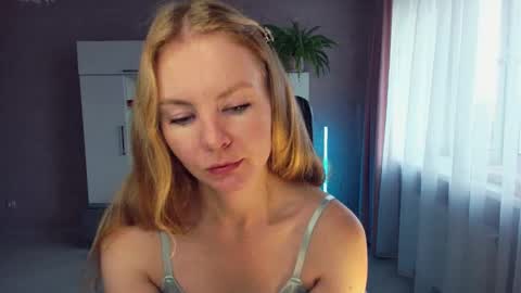 Alexia online show from October 2025 05:19:02 AM