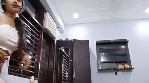 cuddlemuffins online show from March 2026 07:43:02 PM