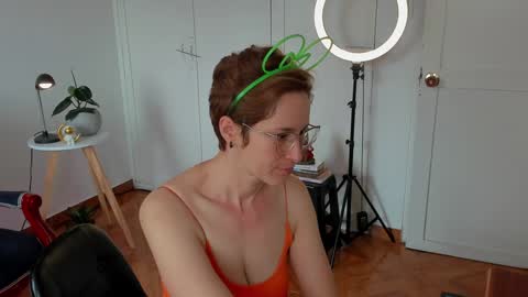 Snapshot of cuddlingbunnny chatting on December 2024 03:16:02 PM Leonela online show from December 2024 03:16:02 PM
