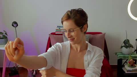 Snapshot of cuddlingbunnny chatting on December 2024 05:32:02 PM Leonela online show from December 2024 05:32:02 PM