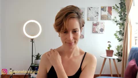 Snapshot of cuddlingbunnny chatting on September 2025 03:12:02 PM Leonela online show from September 2025 03:12:02 PM