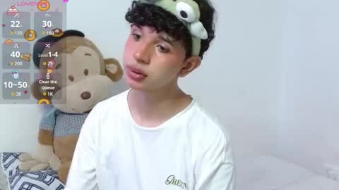 Cuddly online show from October 2025 07:45:02 PM