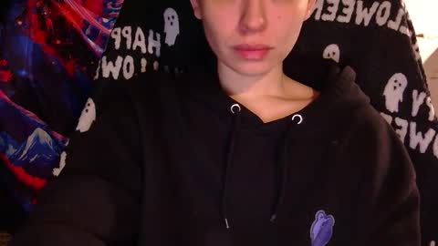 Angela online show from October 2025 01:59:02 PM