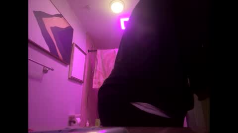CuMAw3R online show from April 2026 10:32:02 AM