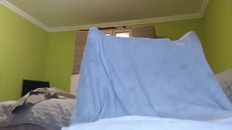 Im Lee. Say Hey Im very social. online show from January 2025 04:57:01 PM