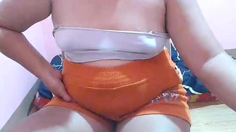 Snapshot of curious_girl247 chatting on May 2026 12:12:01 PM curious_girl247 online show from May 2026 12:12:01 PM