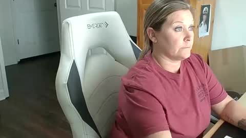 Snapshot of curiouscouple3143 chatting on January 2025 06:56:02 PM curious couple online show from January 2025 06:56:02 PM