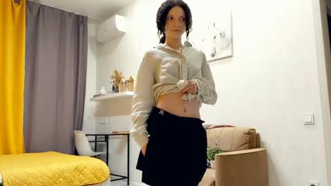 Kira online show from April 2026 06:10:01 PM