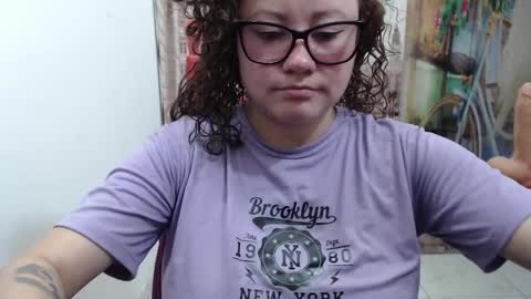 Vannesa online show from November 2025 07:56:01 PM