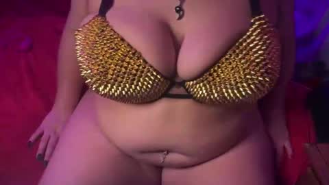 Snapshot of curlykaii55 chatting on February 2025 05:49:02 AM Kay online show from February 2025 05:49:02 AM