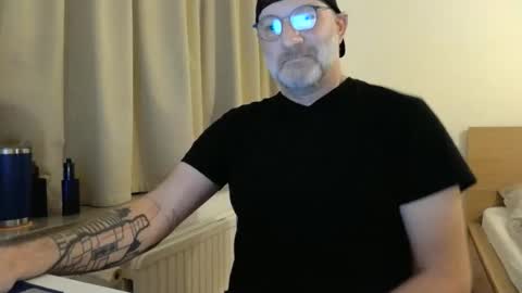 Snapshot of curman85 chatting on February 2026 11:47:01 PM Curman85 online show from February 2026 11:47:01 PM