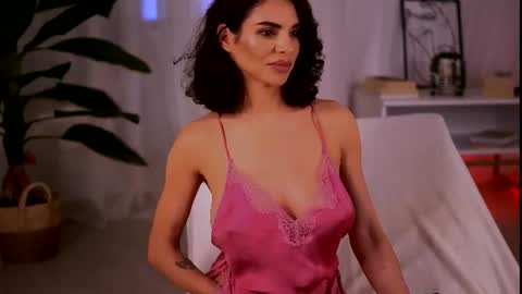 curvedlizzie online show from June 2026 12:04:02 AM
