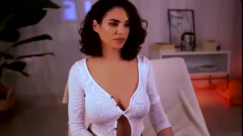 curvedlizzie online show from June 2026 10:59:02 PM