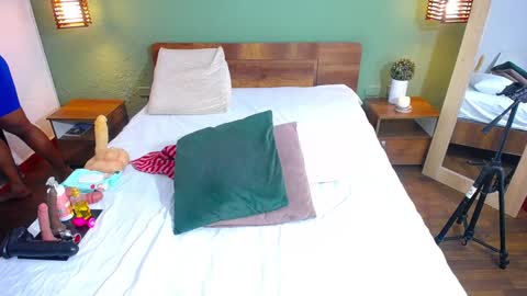 Danna online show from December 2024 07:27:02 PM