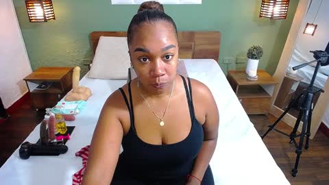 Danna online show from December 2024 07:22:02 PM