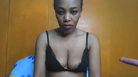 Snapshot of curvylyin chatting on November 2025 03:13:02 PM curvylyin online show from November 2025 03:13:02 PM