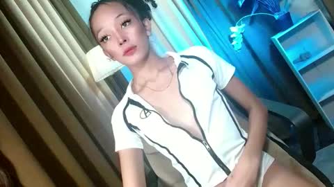 BBY CURLYHANNA online show from November 2025 09:20:01 AM
