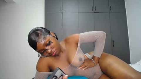 Snapshot of cute_ass18 chatting on June 2026 03:11:02 PM Liya online show from June 2026 03:11:02 PM