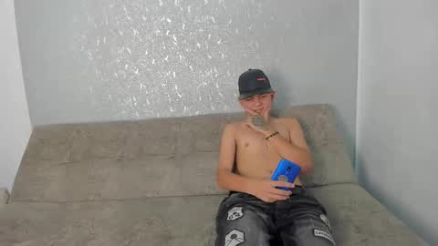 ARTURO-18  MATIAS-18  NIKOLAY-19  HADES-18  GABO-19 online show from February 2026 07:17:02 PM