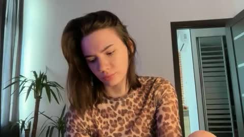 Snapshot of cute_bubbles chatting on May 2026 01:29:01 PM cute_bubbles online show from May 2026 01:29:01 PM