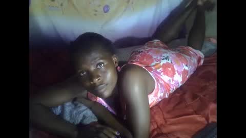 Snapshot of cute_leylah chatting on April 2026 06:52:02 PM cute_leylah online show from April 2026 06:52:02 PM