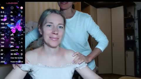 cute_lion_ online show from September 2025 01:01:01 PM